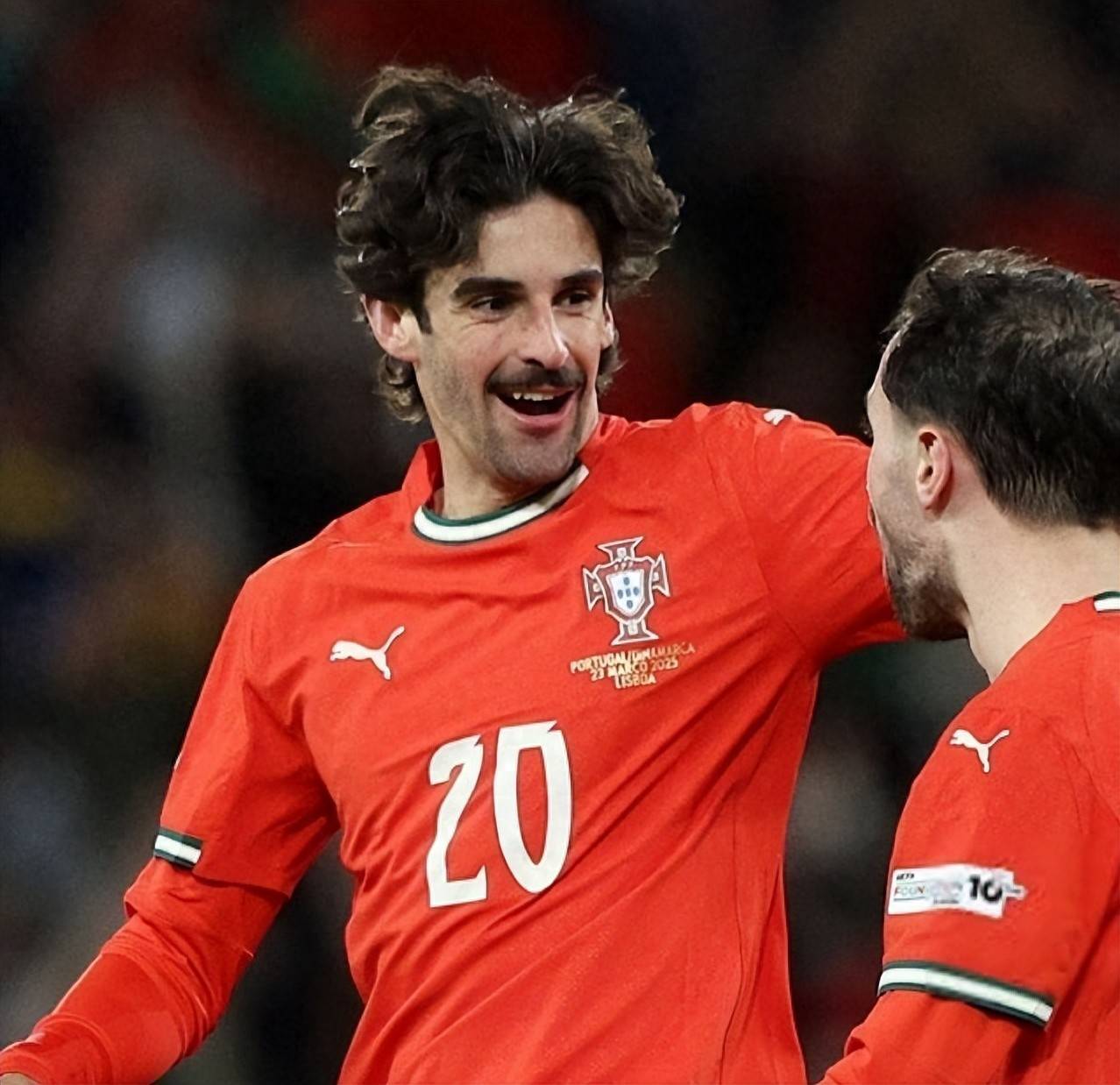 开云入口包含今夜葡萄牙体育调整名单以备法国杯，回应争议环节打磨，震撼外界，年轻球员得到机会的词条