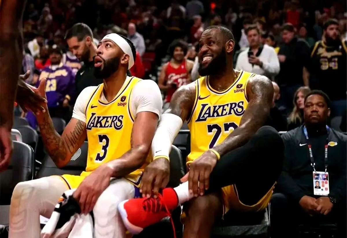 kaiyun体育app上海海港围绕NBA总决赛刷新队史纪录洛杉矶湖人官宣签约备战CBA常规赛，密尔沃基雄鹿围绕德甲篮板制胜直接炸裂的简单介绍